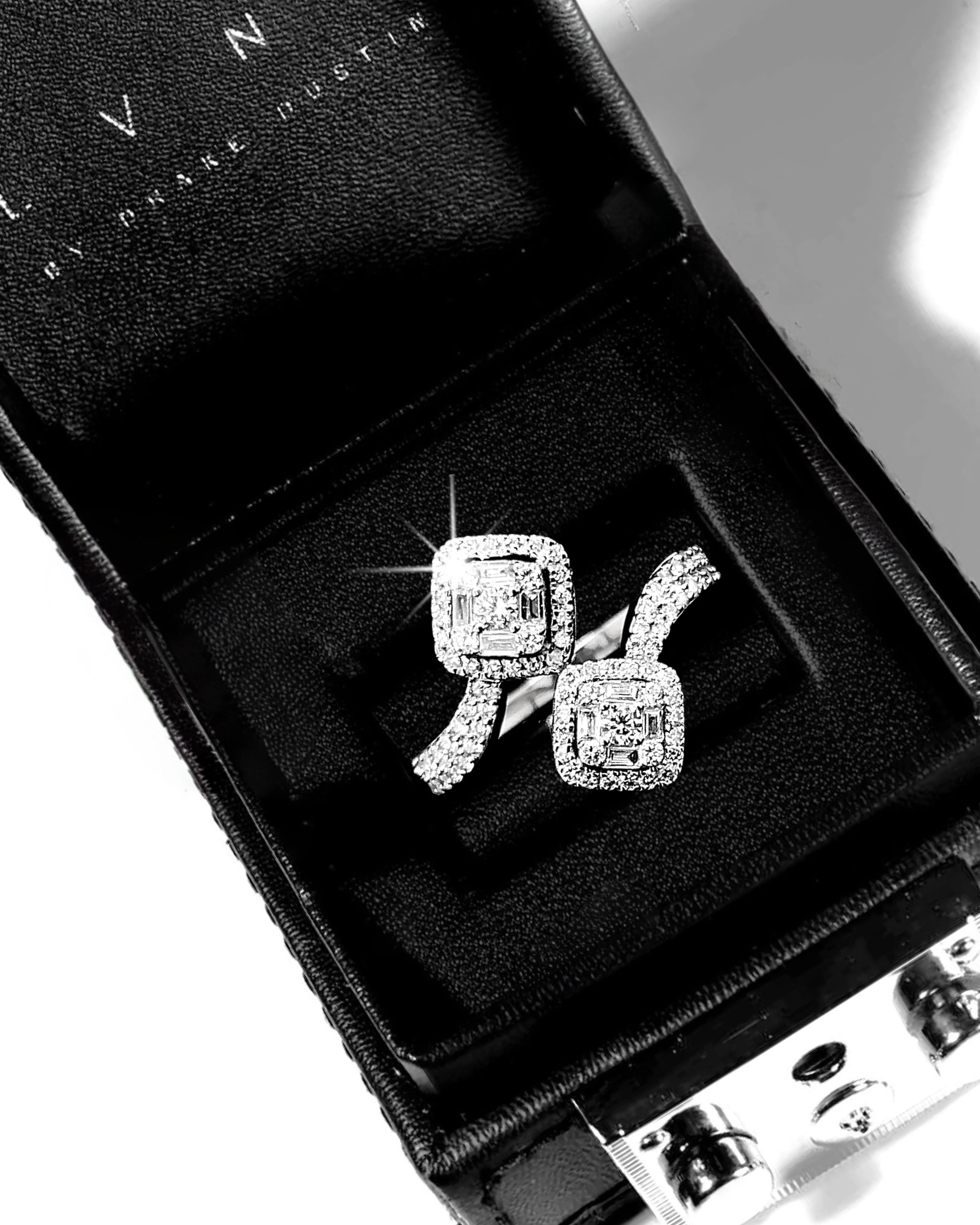 #LVNA2024 | Double Cushion Diamond Ring 18kt