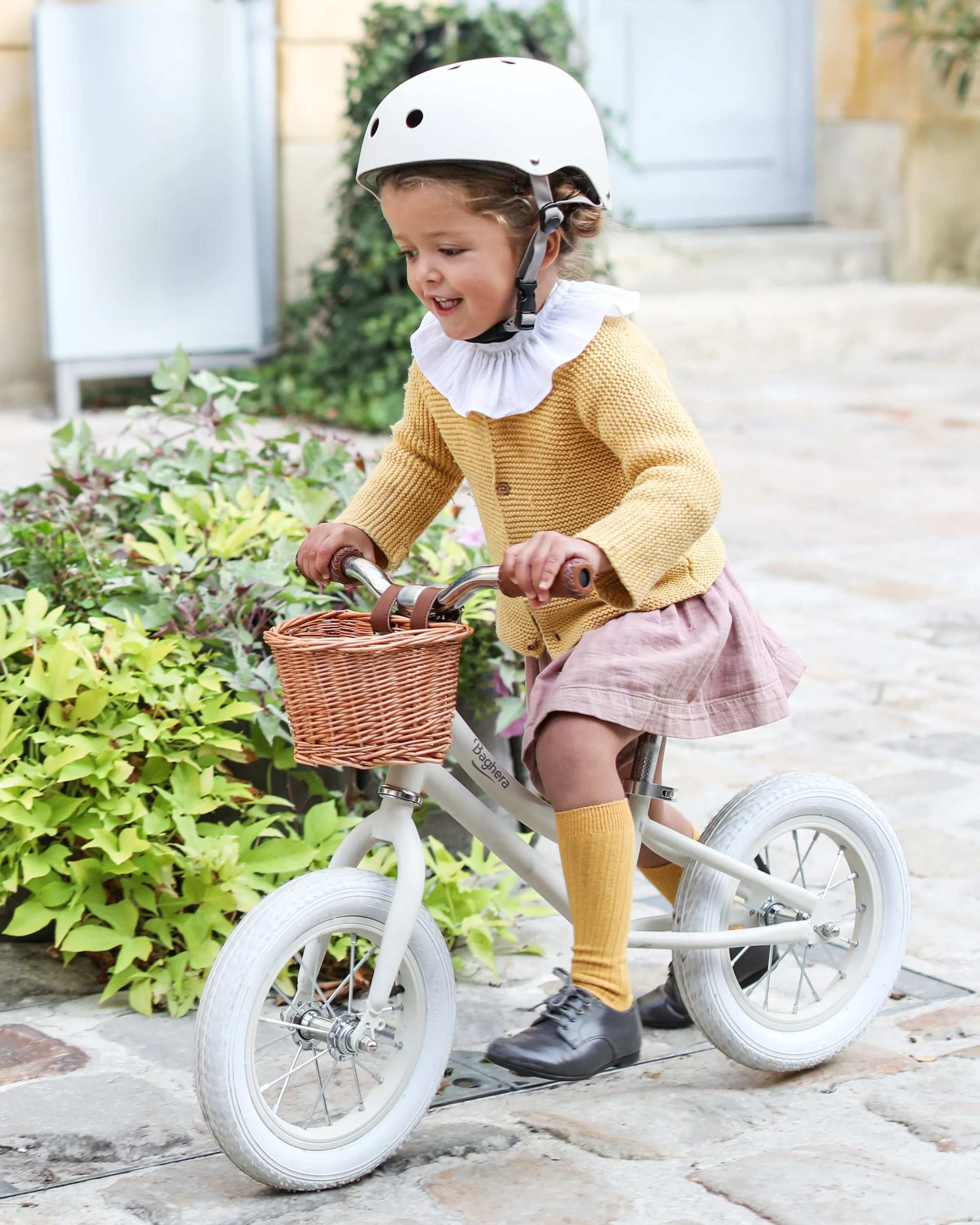 Ride-On Balance Bike Ivory White   Helmet