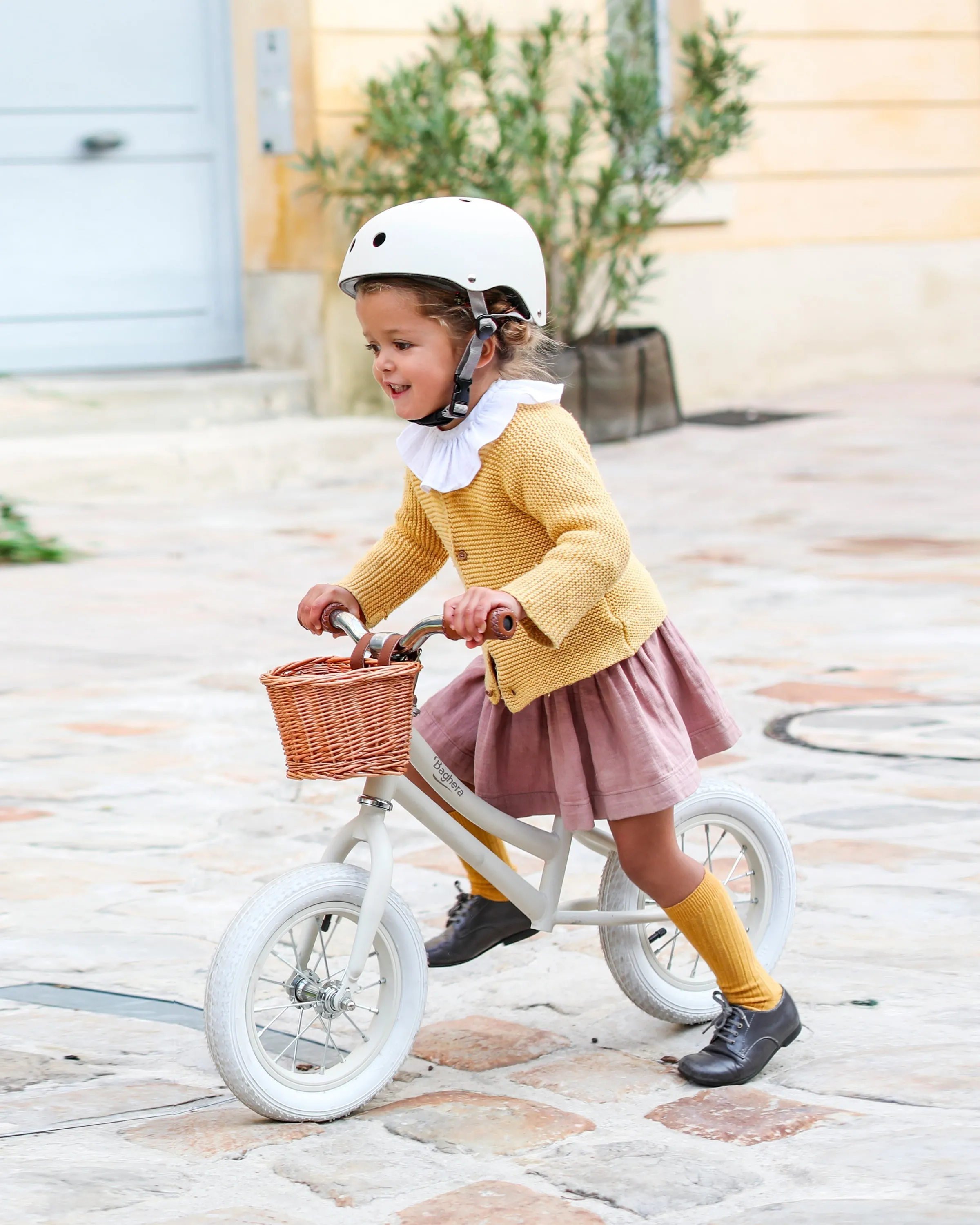 Ride-On Balance Bike Ivory White   Helmet