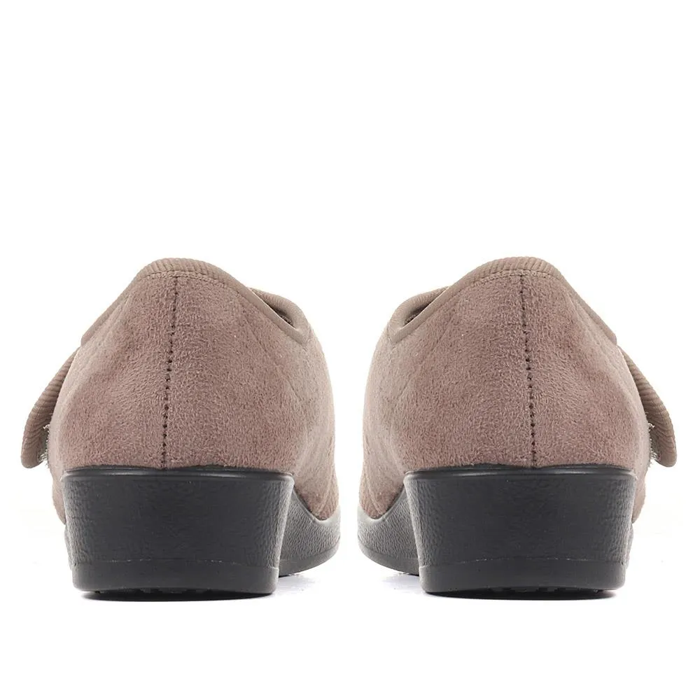 Touch-Fasten Slippers - FLY36009 / 322 370